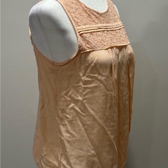 Loft Women’s Peach Crochet Pleated Tank Top Size SP - Picture 3 of 7